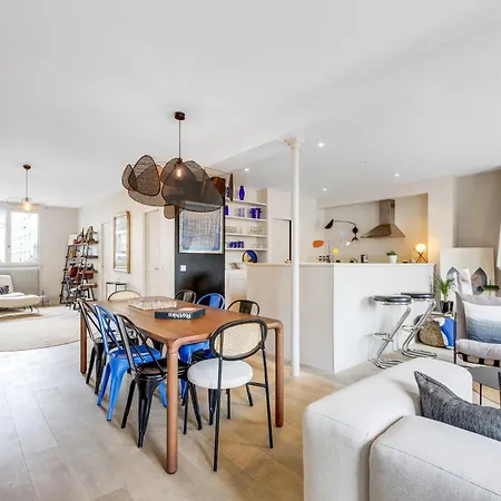 Stunning 2br Flat With Terrace Near Metro Station